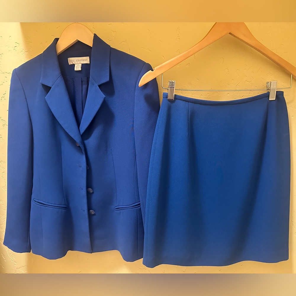 Petite sophisticate cobalt blue 2-piece suit
  blazer size 4/skirt size 2